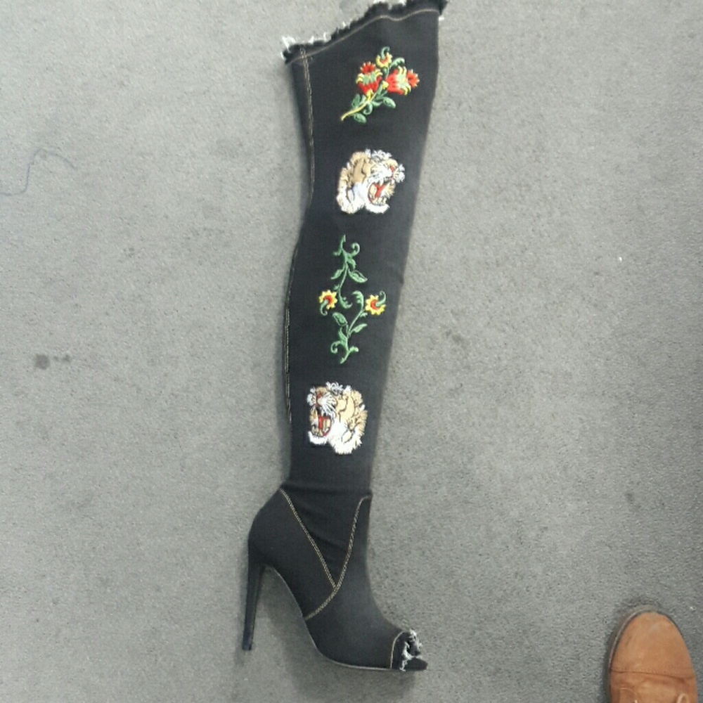 Qupid sandal boots